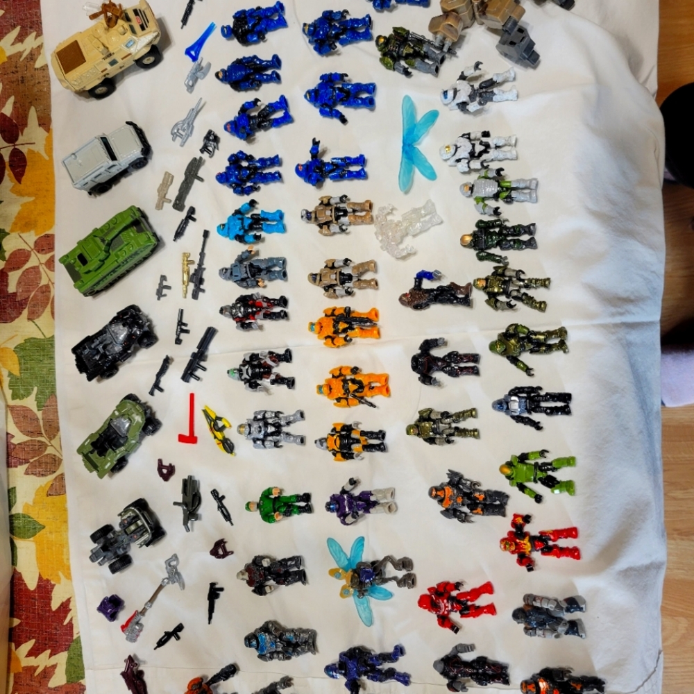Halo figures